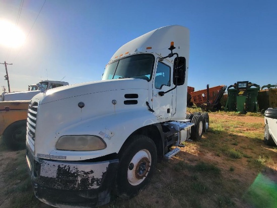 2013 Mack CXU613 Day Cab Semi Truck