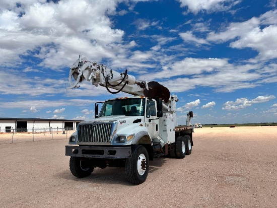 2004 Internationl 7400 Digger Derrick Truck