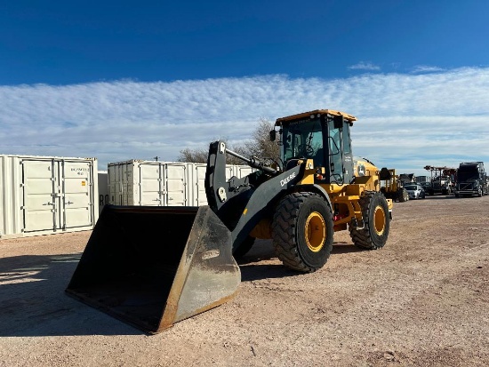 2019 John Deere 524L Wheel Loader