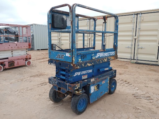JLG CM-1732 Scissor Lift