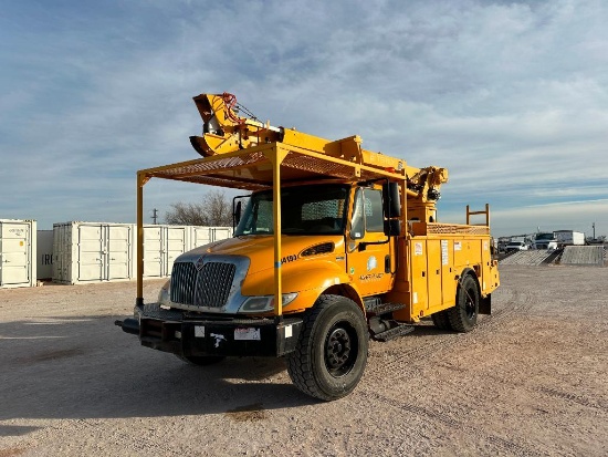 2012 International 4300 Digger Derrick Truck