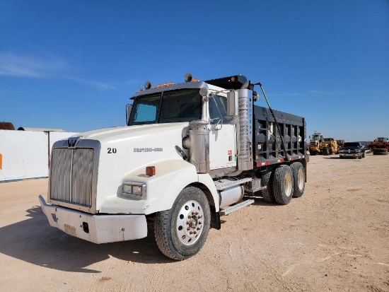 2005 Freightliner Western Star Dump Truck