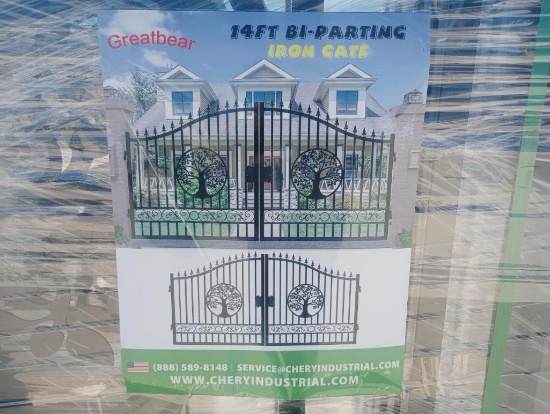 Unused Greatbear 14ft Iron Gate with ''TREE '' Artwork in the Middle Gate Frame