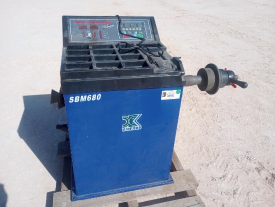 Xinkong SBM680 Tire Balancer