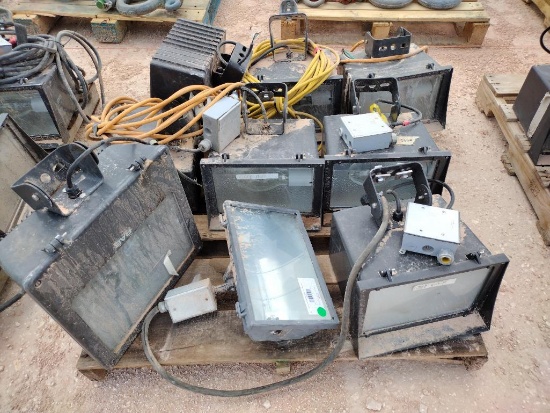 Pallet of Misc Yard Lights