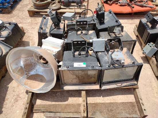 Pallet of Misc Yard Lights
