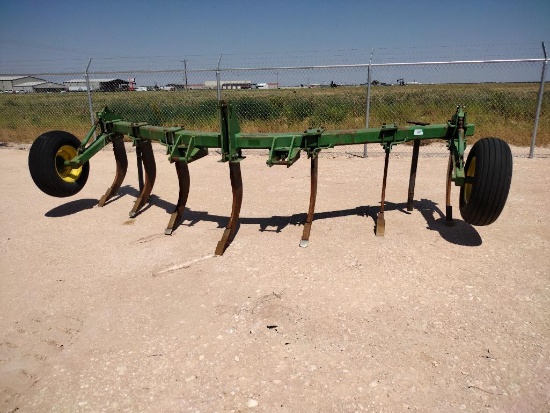 John Deere E0900 7 Shank Ripper