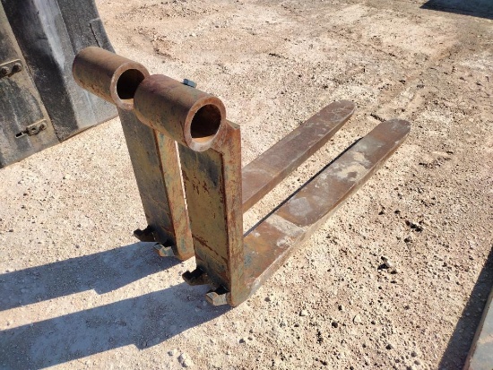(1) Set 60" Loader Forks