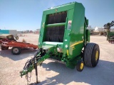 John Deere 469 Round Baler