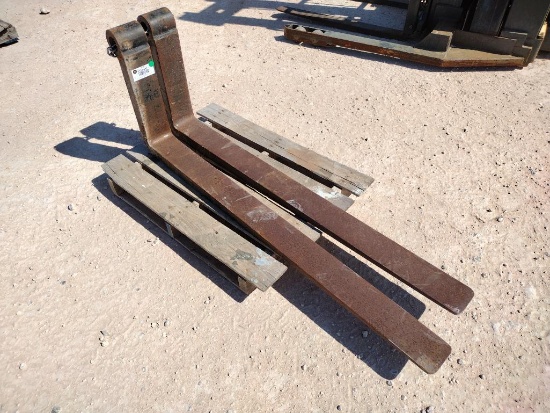 (1) Set 60" Telehandler Forks