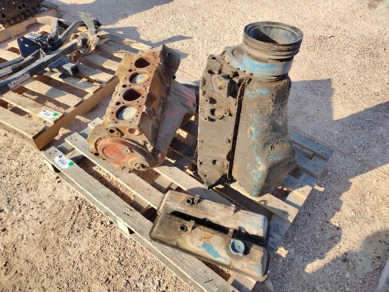 Pallet of Misc Engine Parts