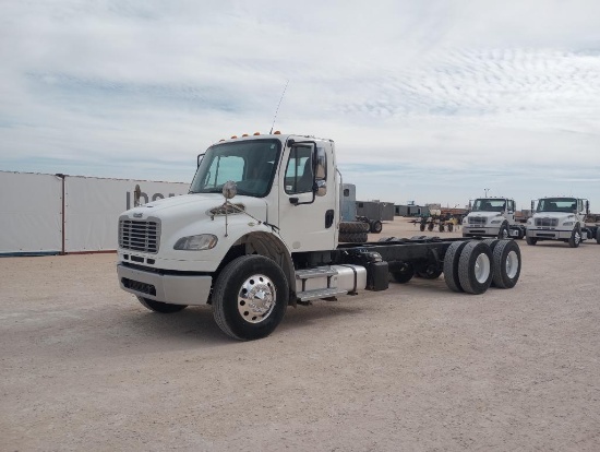 2015 Freightliner Cab & Chassis Truck