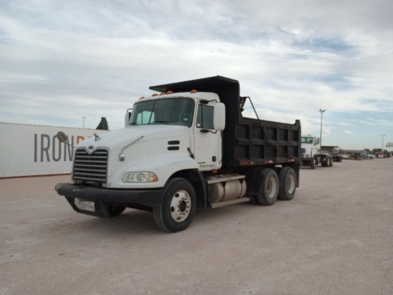 2000 Mack CX613 Dump Truck