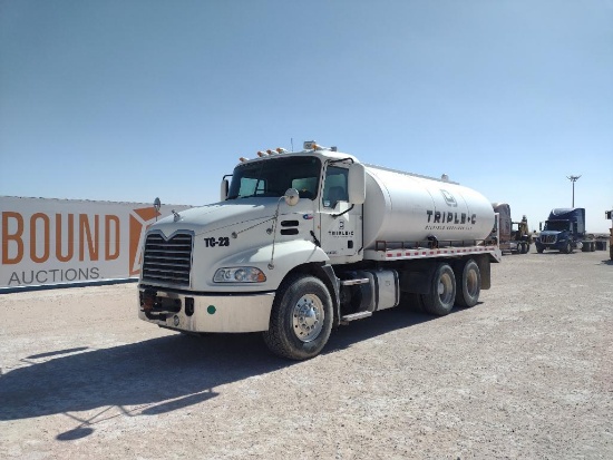 2011 Mack CXU613 Water Truck
