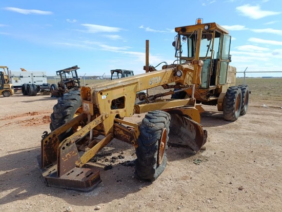 John Deere 670A Motor Grader ( Does not Run )