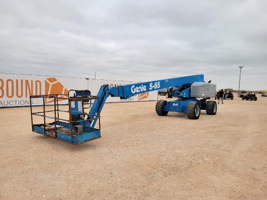 2013 Genie S-85 Manlift
