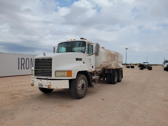 2001 Mack CH613 Water Truck