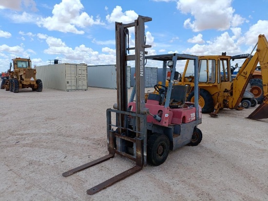 Nissan 15 Forklift ( Does not Run)