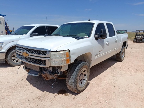 2014 Chevrolet 2500 Pickup ( Does Not Run, Parts Only )