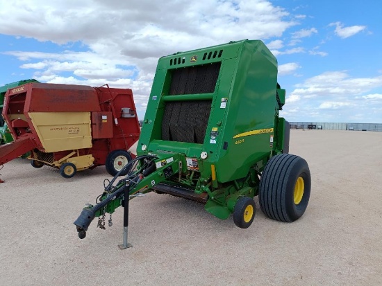 John Deere 460 R Round Bale Baler