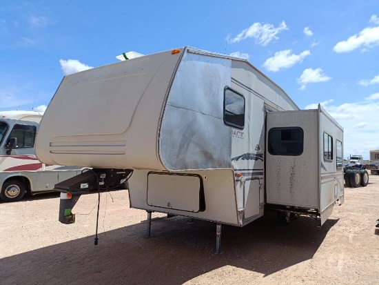 2005 Adirondack Gooseneck Camping Trailer