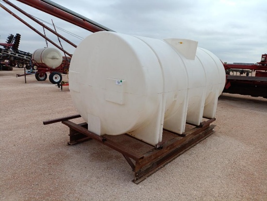 1,600 Gallon Water Tank on Frame