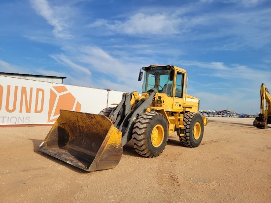 2002 Volvo L70D Wheel Loader