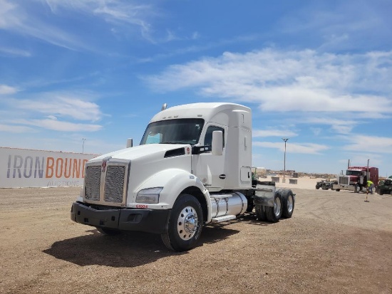 2015 Kenworth T880 Truck Tractor