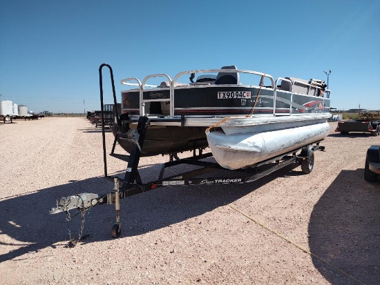2014 Sun Tracker Pontoon with Trailer
