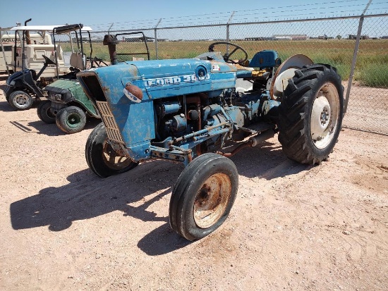 Ford 3000 Tractor ( Does Not Run )
