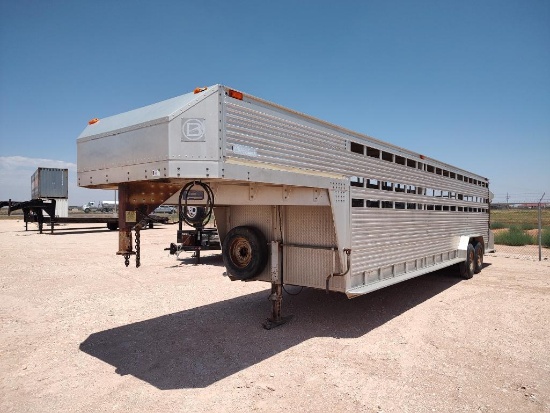 1995 Barrett Trailers 28Ft Gooseneck Livestock Trailer