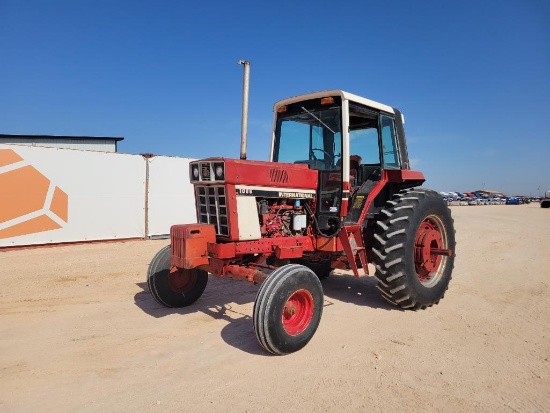 1977 International 1086 Tractor