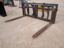 Fork Carriage Attachment w/48'' Forks