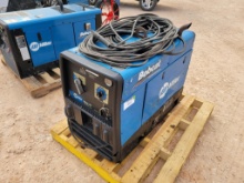 Miller Bobcat 225 Welder w/100 + ft Cable