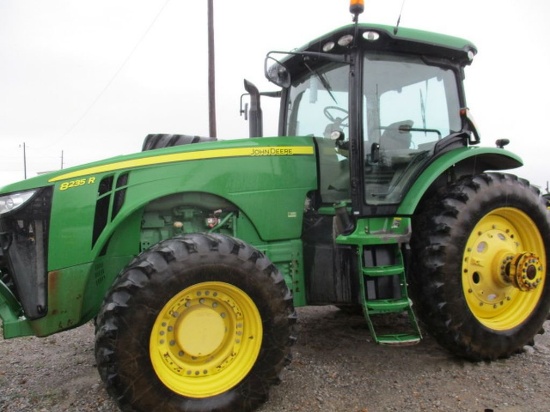 JD 8235R Tractor