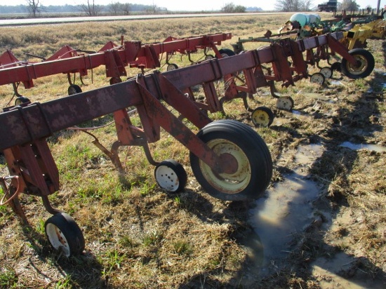 IH 146 Cultivator