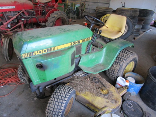 JD 400 Riding Mower