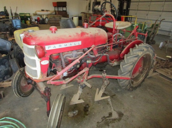 IH Farmall Cub Tractor