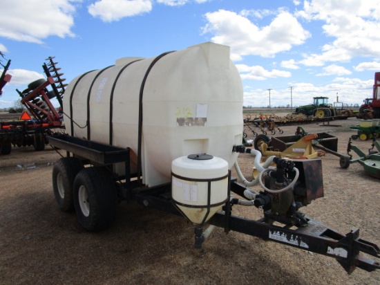 Adams 1600 gal water trailer