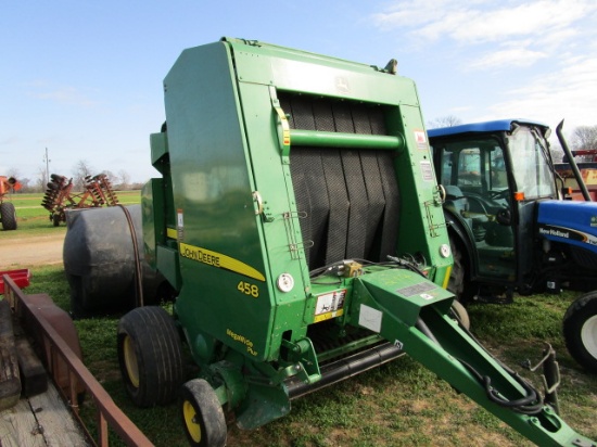 JD 458 MegaWide Plus Baler