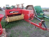 New Holland 570 Baler