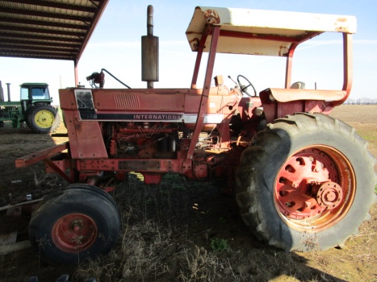 IH 1066 Tractor
