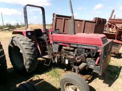 CIH 595 Tractor