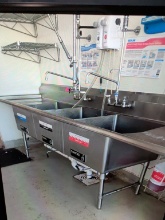 SS 3 COMPARTMENT SINK WITH SIDE DRAIN BOARDS AND