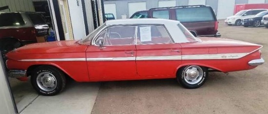 1961 Chevrolet Impala Sport Sedan