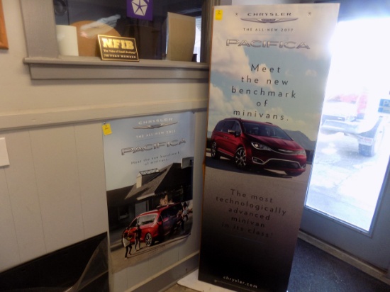 ''2017'' Pacifica Poster & 2017 Pacifica Freestar Dealer Display