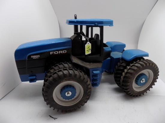 Ford 9880 Versatile Articulating Tractor, 1:16 Scale, Scratches on Hood