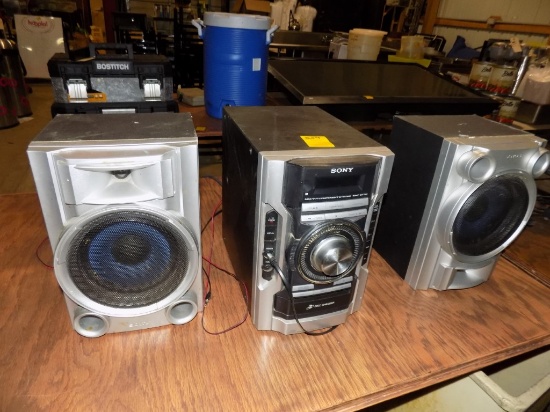 Sony Stereo w/ Detachable Speakers