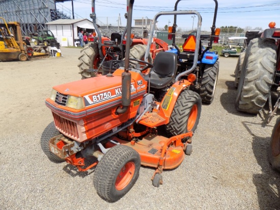 Kubota B1750 4WD Compact Tractor w/ Hydro, 60'' Belly Mower, 1975 Hours (Tr
