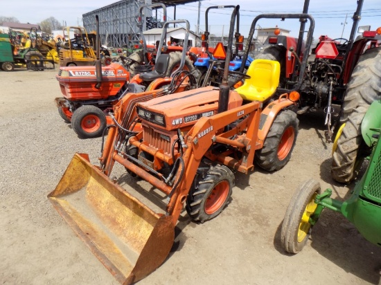 Kubota B7200 4wd Compact Tractor w/ Loader, Shows 335 Hrs.